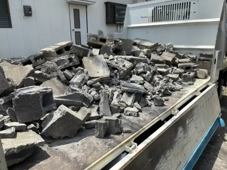 解体したブロックの搬出・処分